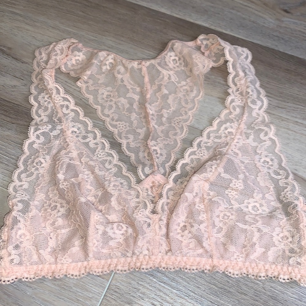 Victoria’s Secret blush lace bralette small